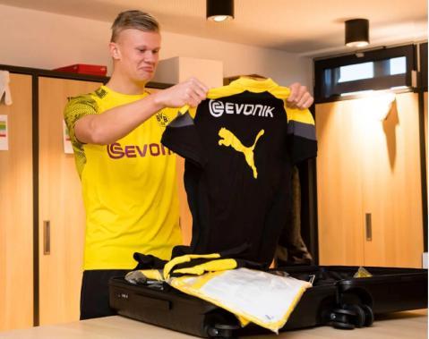 祝贺，苏超MVP范厚泰获2025微博竞燃之夜年度瞩目运动员奖项（苏超MVP范厚泰荣膺2025微博竞燃之夜年度瞩目运动员）