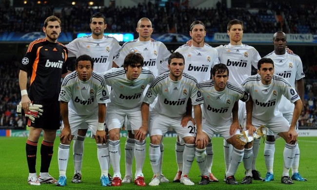 海港夺冠历程：上半程排第4，对BIG4仅取1分；下半程11胜2平2负（海港封王轨迹：半程居第4对BIG4仅得1分，下半程11胜2平2负）