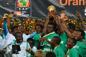 拉菲尼亚替补，弗里克：他没事，但我们也必须照顾好他（弗里克谈拉菲尼亚未首发：状态无碍，但仍需保护）