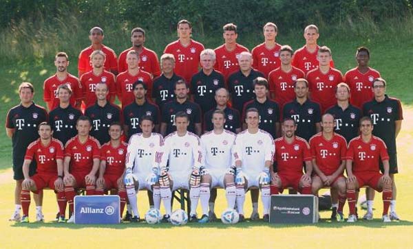 教练关键换人被疯狂讨论（关键时刻换人引发热议）