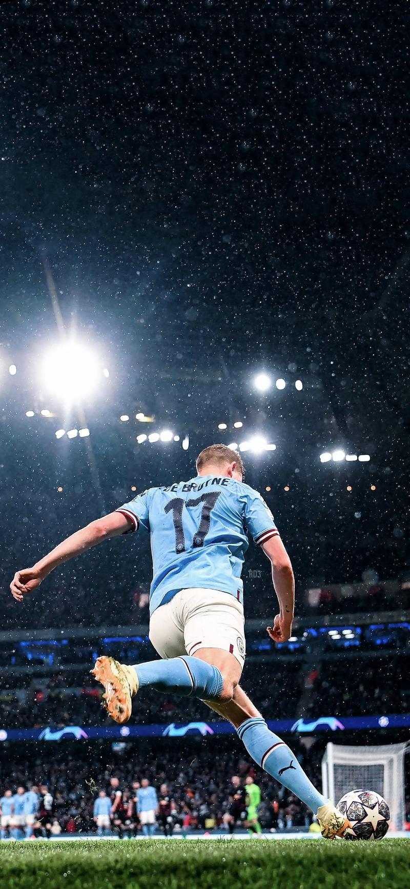 马卡：皇马和卡斯蒂亚进行了对抗赛，门迪被安排在中后卫位置（马卡：皇马与卡斯蒂亚队内热身赛，门迪出任中卫）