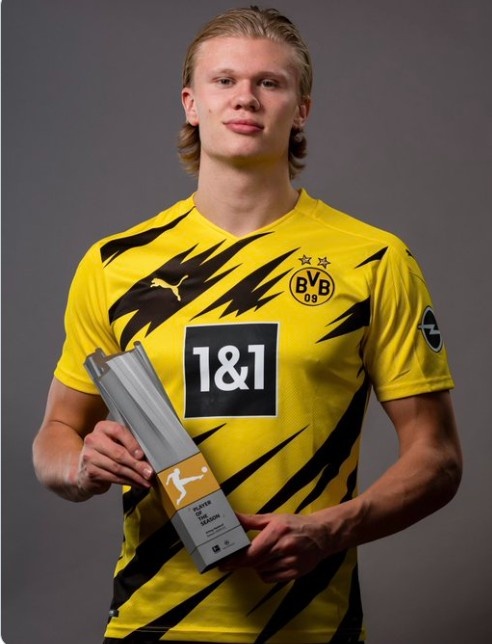 每体：巴萨发现约100名会员涉及欧冠对法兰克福门票转售问题（每日体育报：巴萨查出约百名会员涉嫌欧冠对阵法兰克福门票转售）