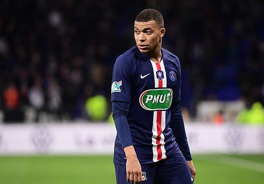 球队在最难的时候没有崩（球队在最艰难时刻挺住了）