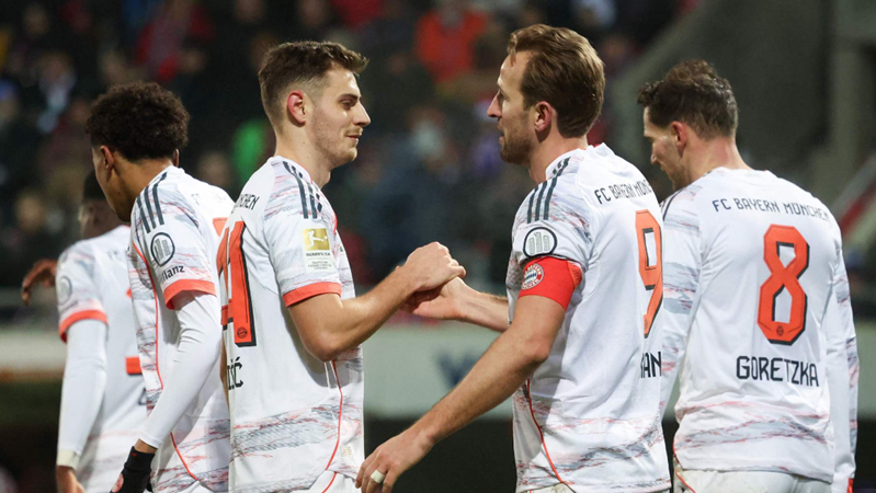 四次神扑助毕包0-0战平巴黎，乌奈-西蒙当选全场最佳球员（四度神扑护航毕包0-0巴黎，乌奈-西蒙荣膺全场最佳）