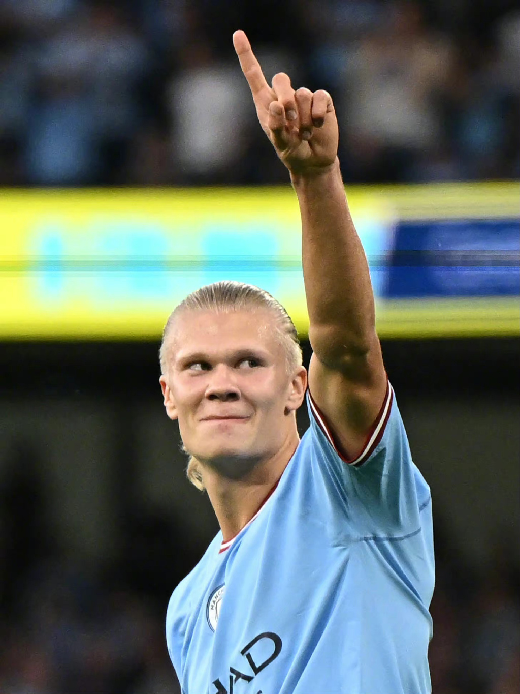 世体：阿劳霍向巴萨请假以恢复心理和精神状态，俱乐部已同意（世体：阿劳霍为恢复心理与精神状态向巴萨请假，俱乐部已批准）