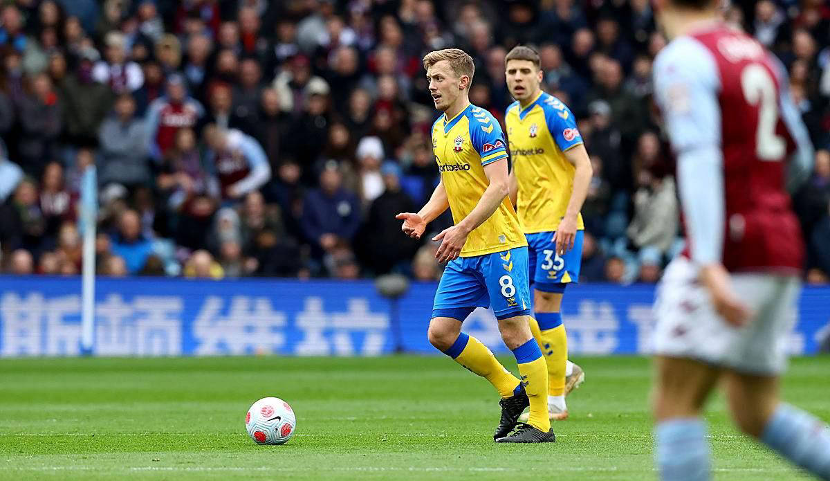 中超转会市场：广州队签下外援,（广州队官宣外援加盟：中超转会市场新动向）