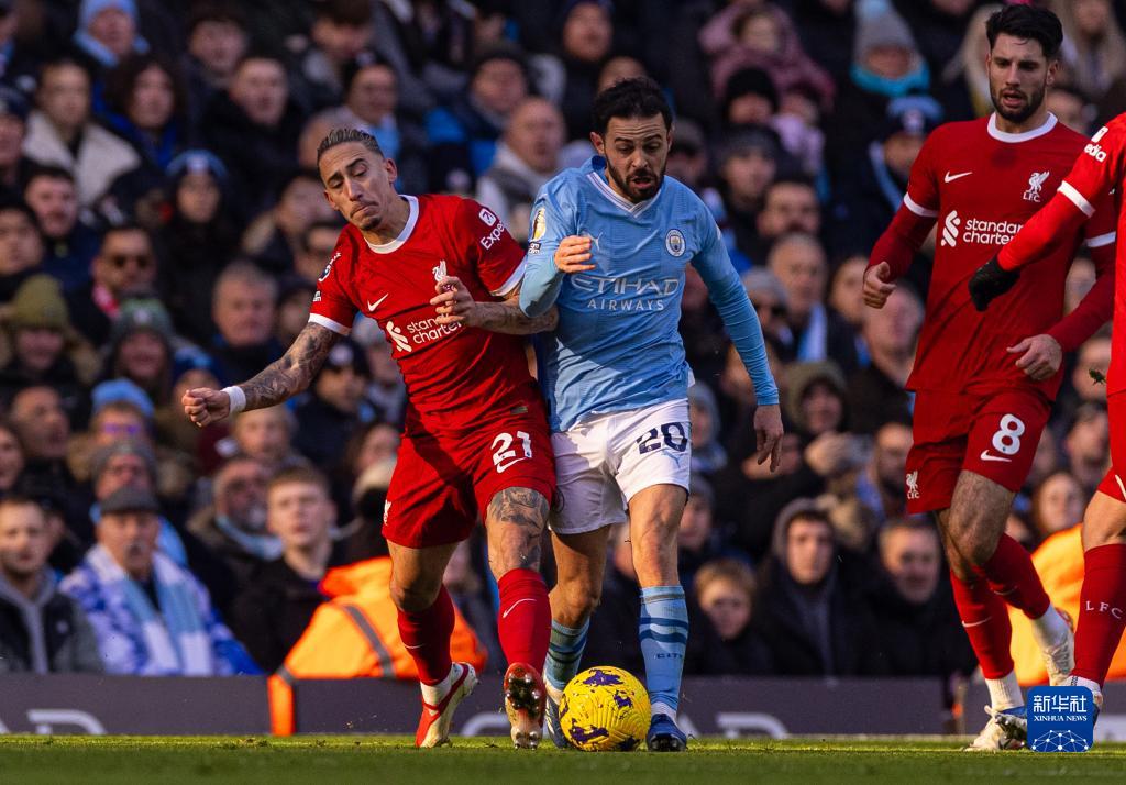 ESPN：巴萨在关注维拉后卫保·托雷斯，他愿意听取报价（ESPN：巴萨考察维拉后卫保-托雷斯，球员愿听取报价）